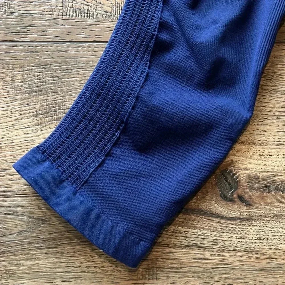Lululemon Ebb and Flow Seamless Crop Leggings Blue Size 6